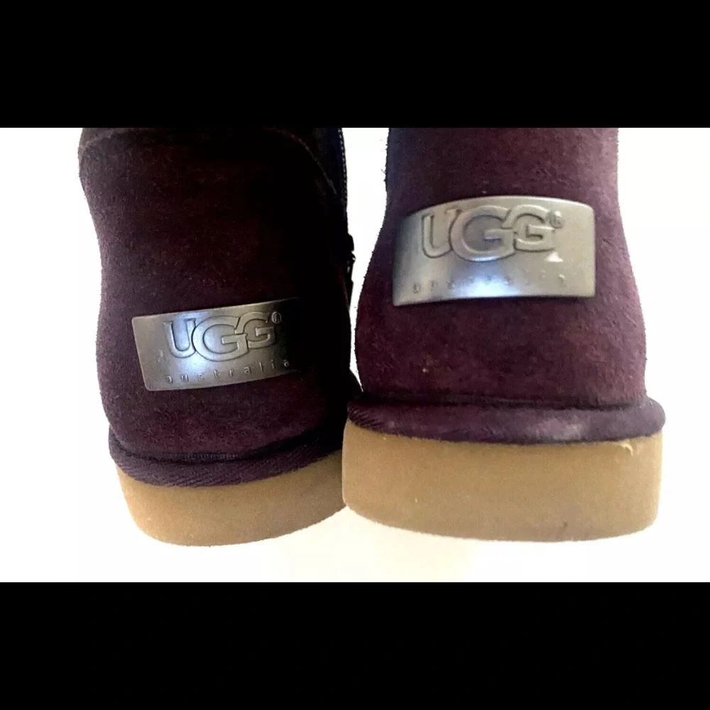UGG *AUSTRALIA* Embroidered Floral Tall Boots‎ Purple Eggplant SZ 5 Juliette Zip